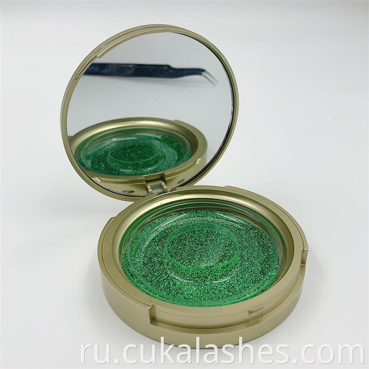 gold lash box with mirror